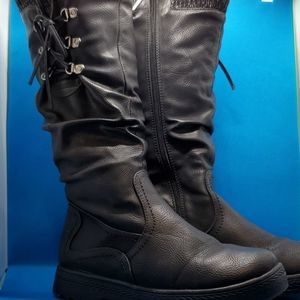 Bella Hannna black boots